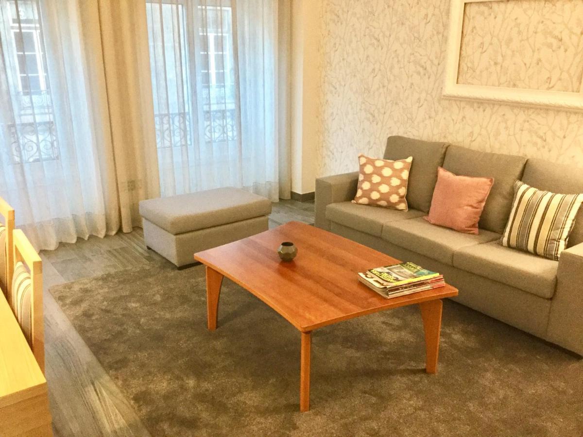 Central & Charming Clerigos Appartments Порто Екстериор снимка